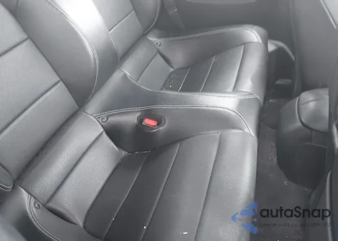 2021 Ford Mustang Ecoboost Premium z USA, uszkodzony, nr VIN 1FATP8UH5M5122133